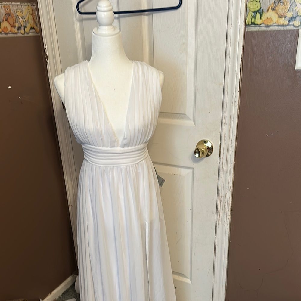 Love X Design Elegant White Sleeveless Dress Medium White NWT